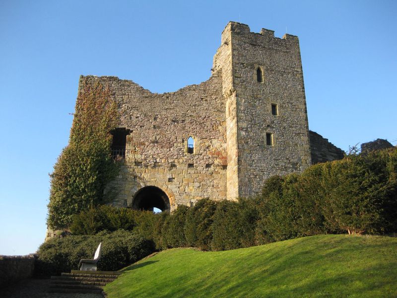 ファイル:Richmond Castle, 2009.jpg